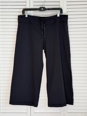 Lululemon Pants Women's Black Wide Leg Crop Pull On Size 12 Drawstring Mid Rise